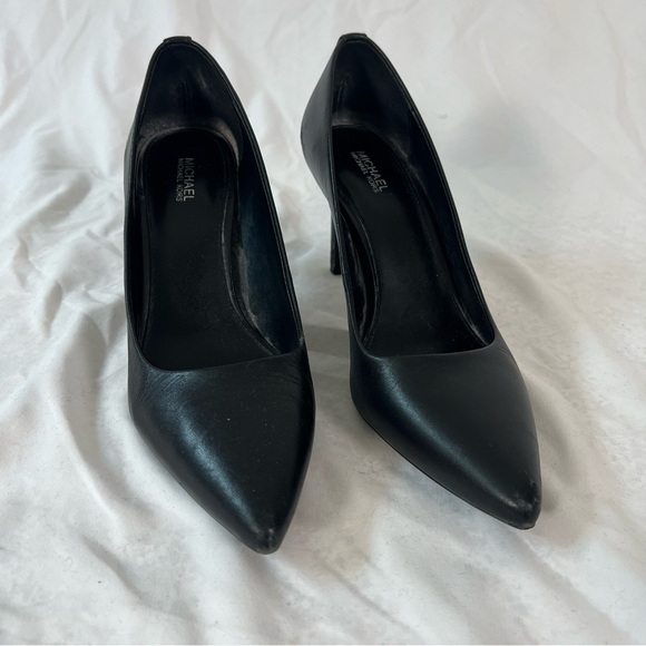 Michael Kors Classic Heels Black Leather Point Toe Pumps - Picture 1 of 10